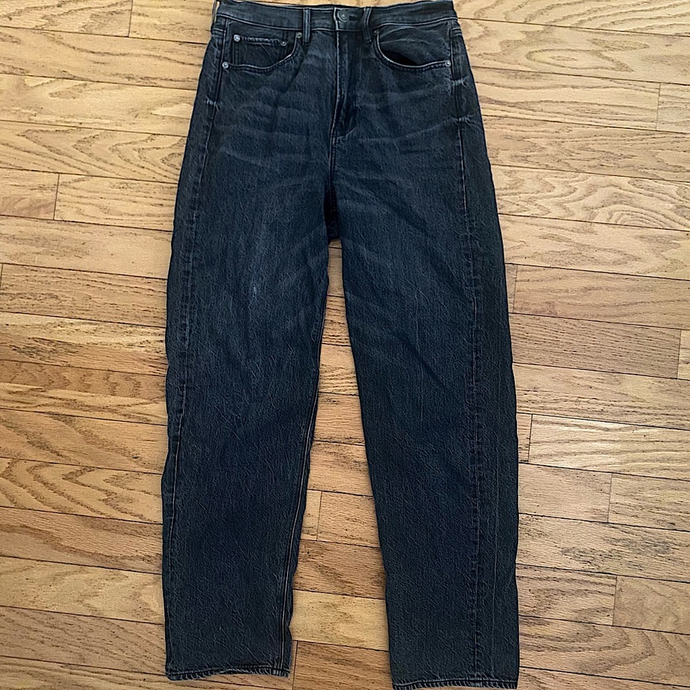 Black Highest-Waist Mom Jean 🤍